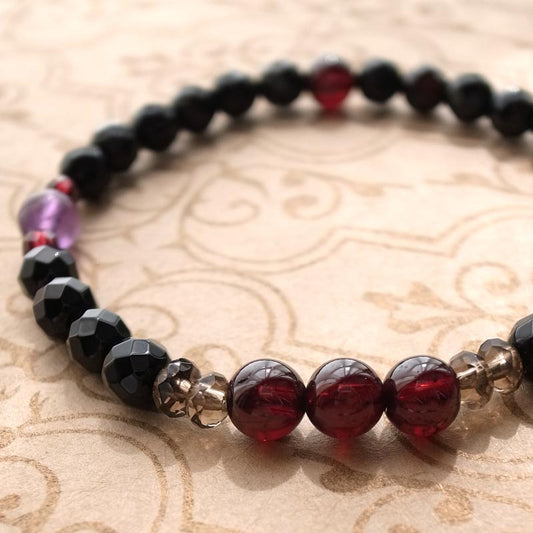オニキスと柘榴石のブレスレット