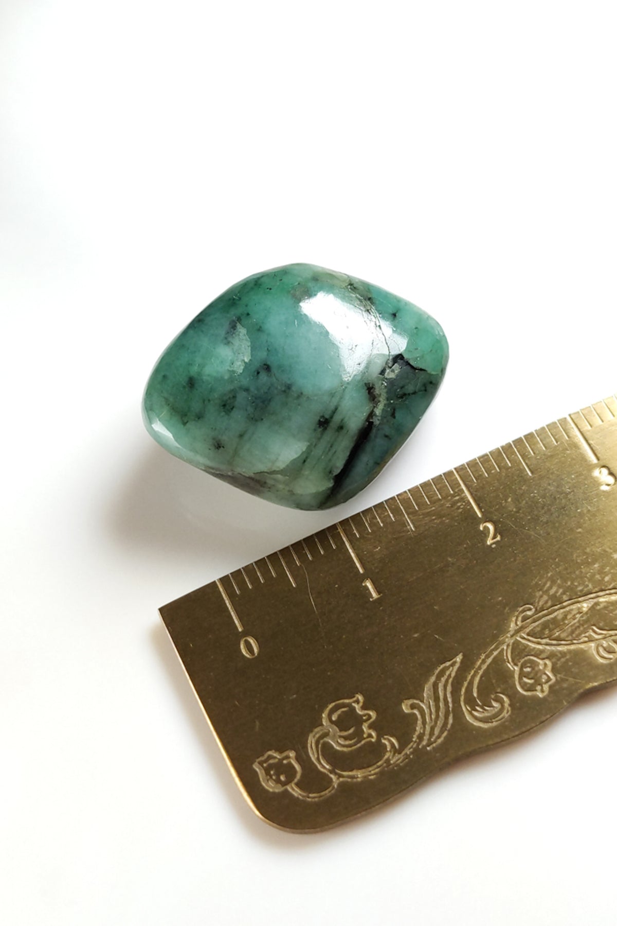 Brazilian Emerald Polished Pebble 24mm 6.7g