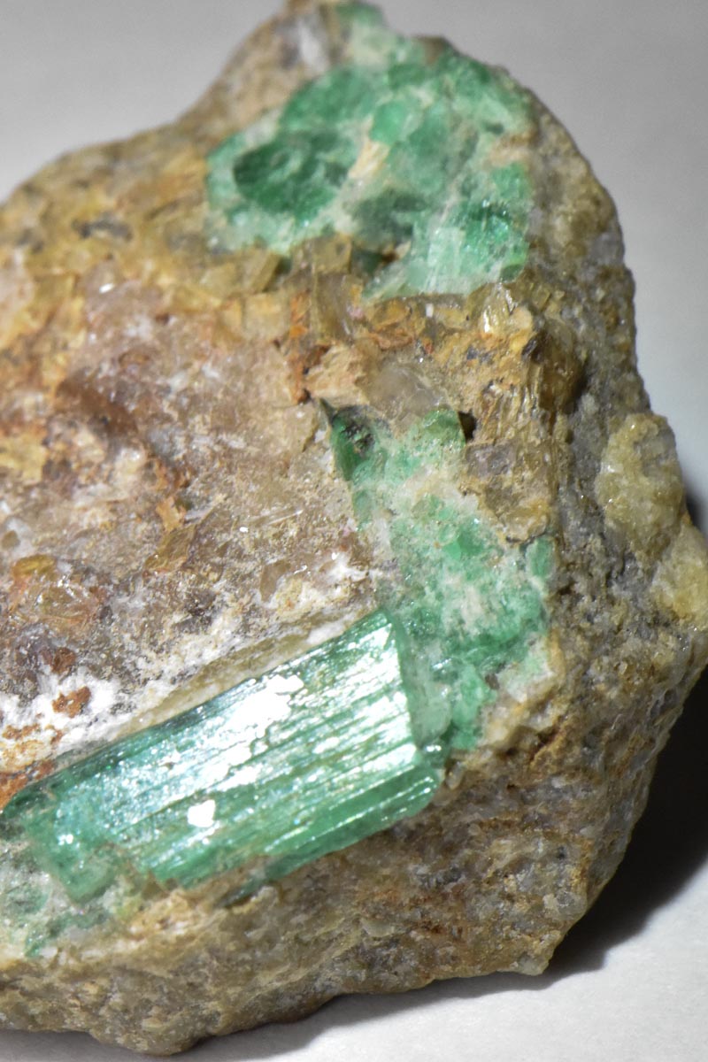 Panjshir Emerald Crystal on Matrix 30mm 11.6g