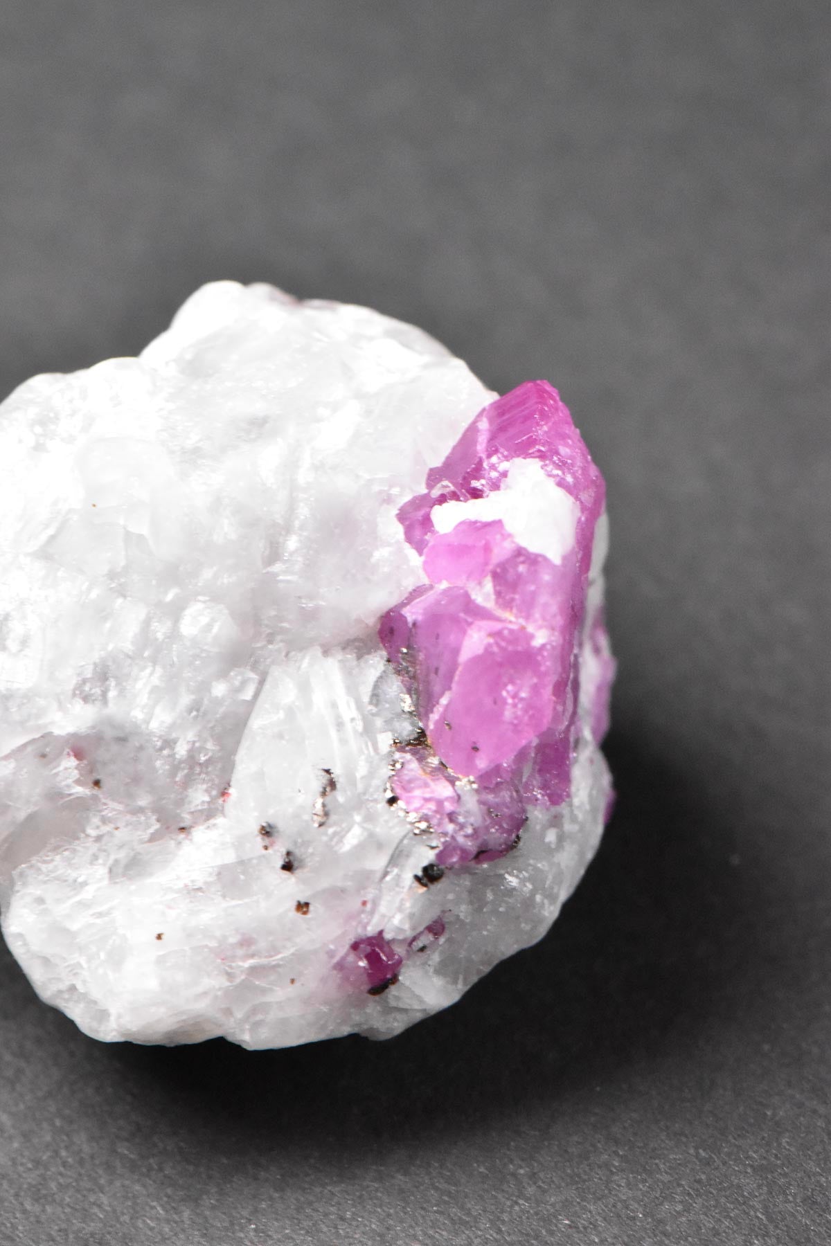 Fluorescent Ruby in White Matrix 26mm 15g
