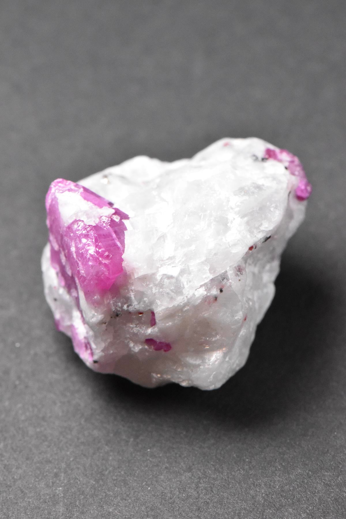 Fluorescent Ruby in White Matrix 26mm 15g